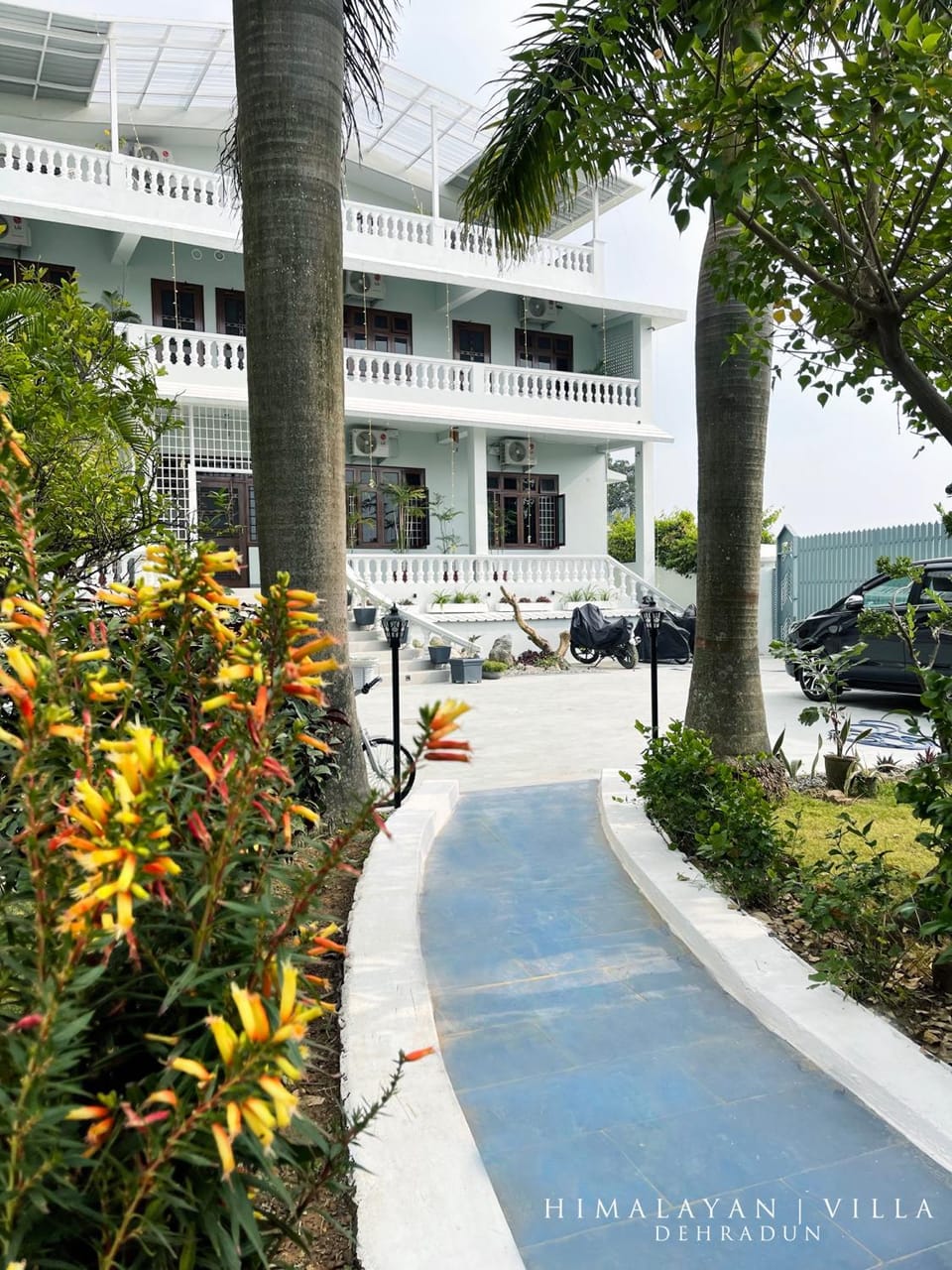 Property building, Garden, Garden view, Mountain view