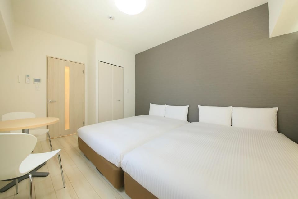 Photo of the whole room, Bedroom