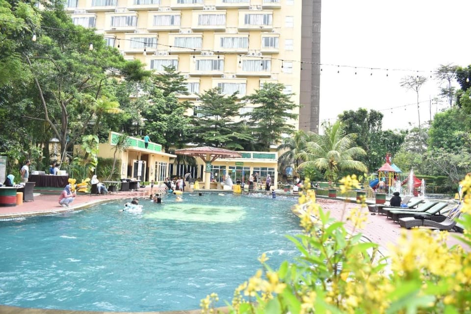 People, Natural landscape, Garden, Garden view, Pool view, Swimming pool, Swimming pool