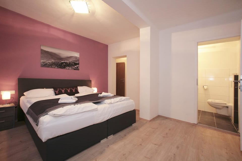Bed, Bathroom, Photo of the whole room