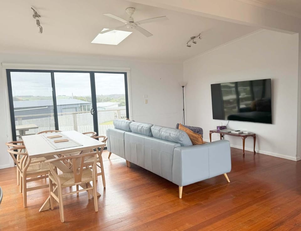 Ocean View Getaway House in Port Campbell