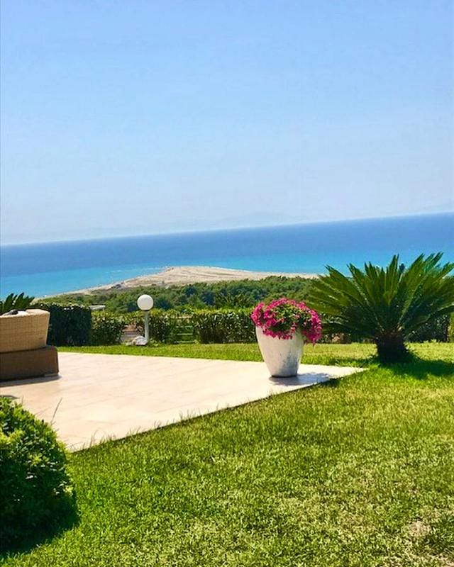 Aegean Pearl House in Halkidiki