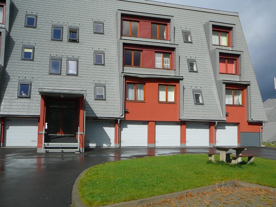 Facade/entrance