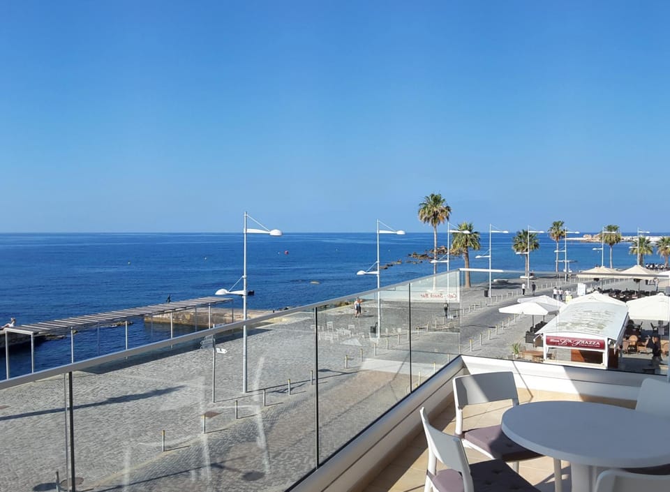 Property building, Nearby landmark, Balcony/Terrace, Beach, Beach, Diving, Landmark view, Sea view