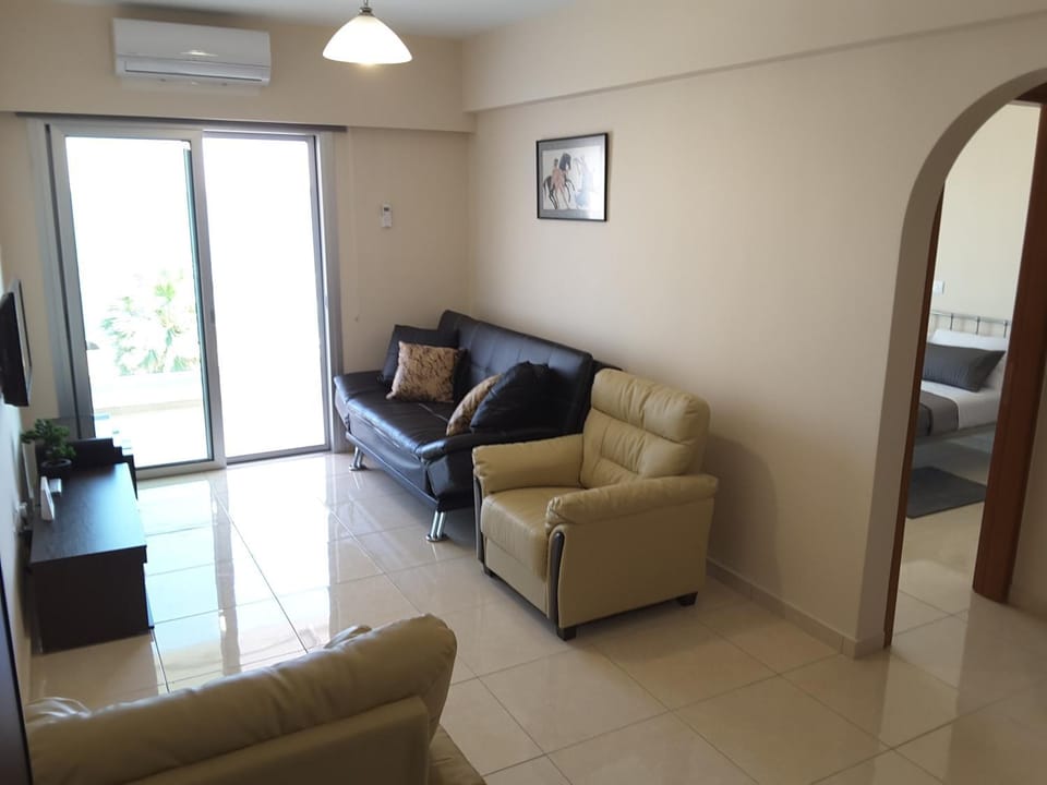 Living room, Photo of the whole room, Seating area
