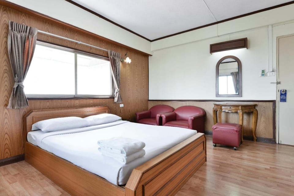 Nice Palace Hotel Bed and Breakfast in Bangkok