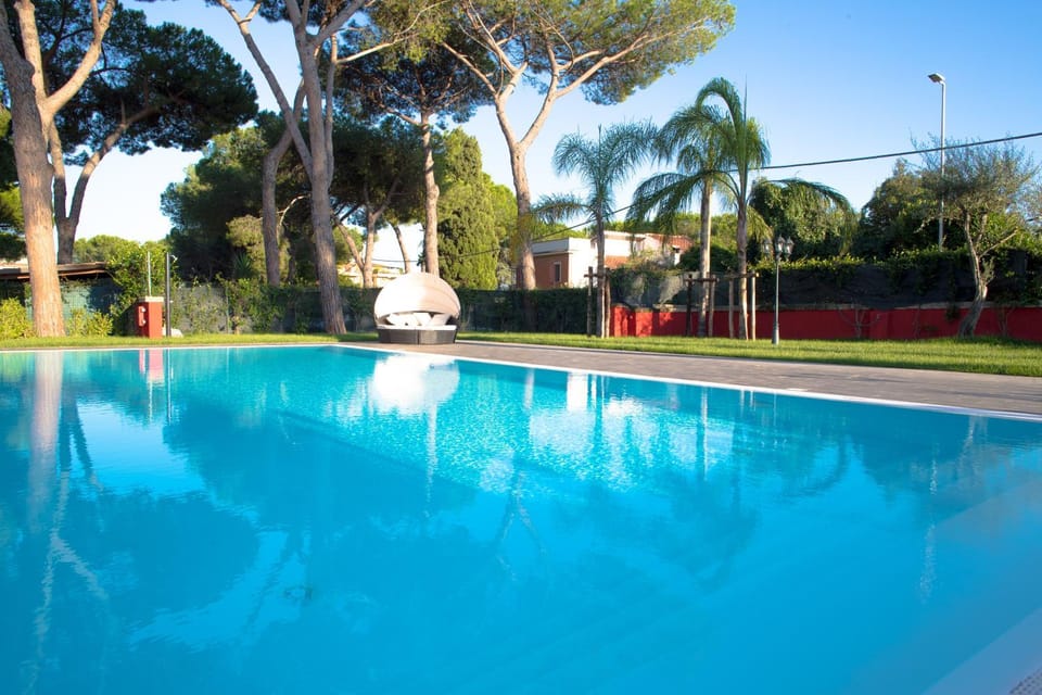 Swimming pool, Swimming pool
