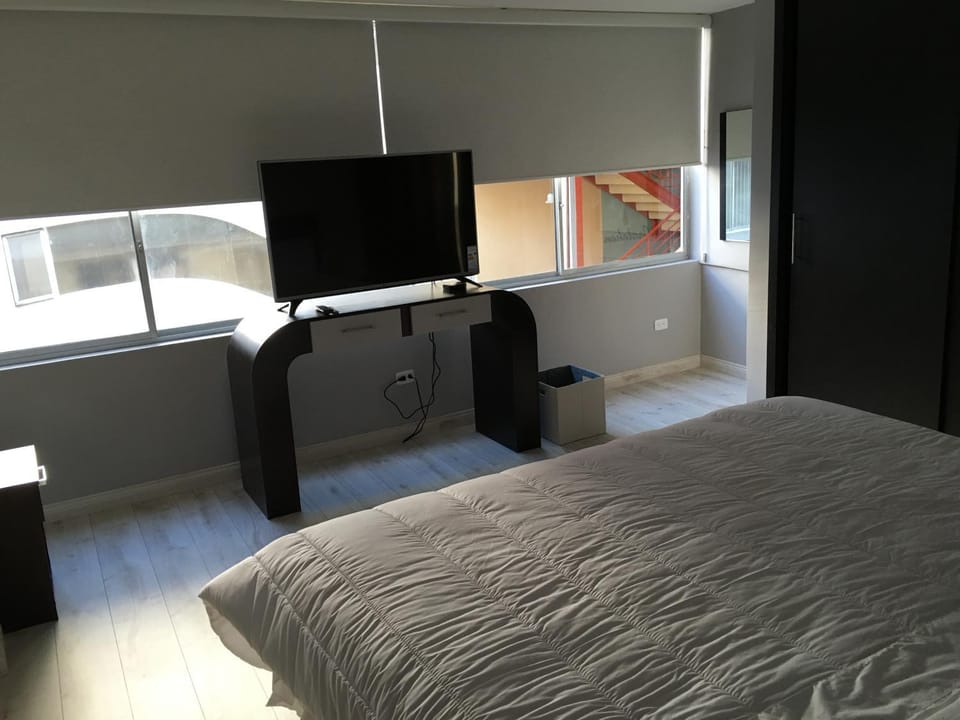 TV and multimedia, Photo of the whole room, Bedroom
