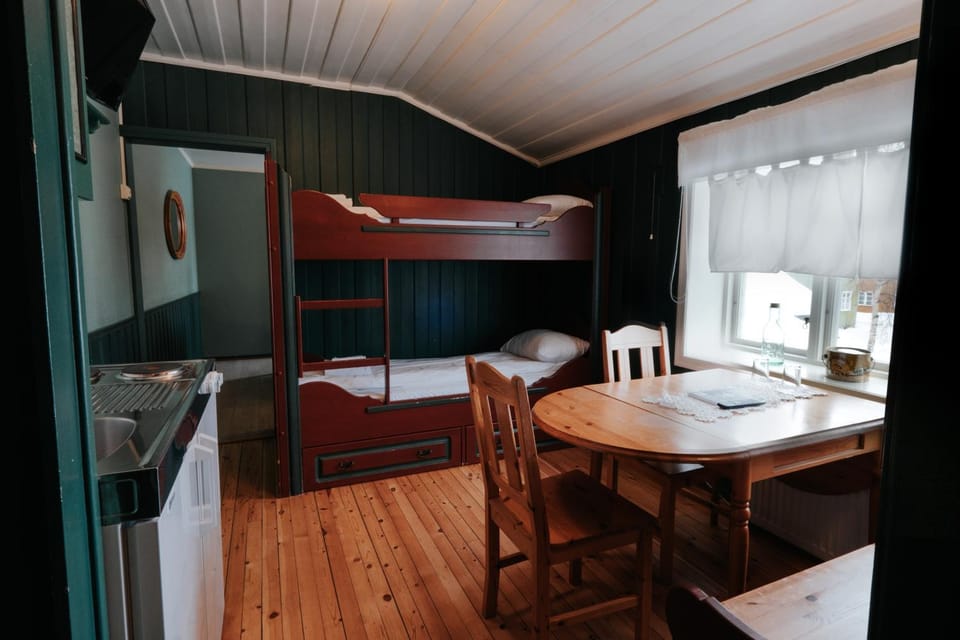Bed, Seating area