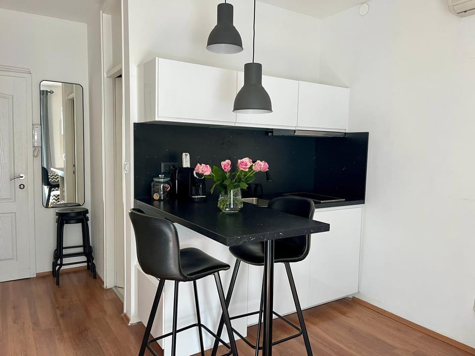 TV and multimedia, Kitchen or kitchenette, Dining area, kitchen