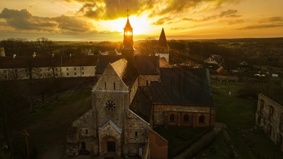 Property building, Bird's eye view, Sunrise