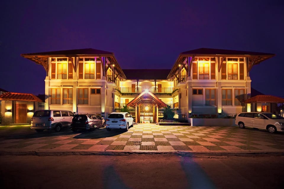 Facade/entrance