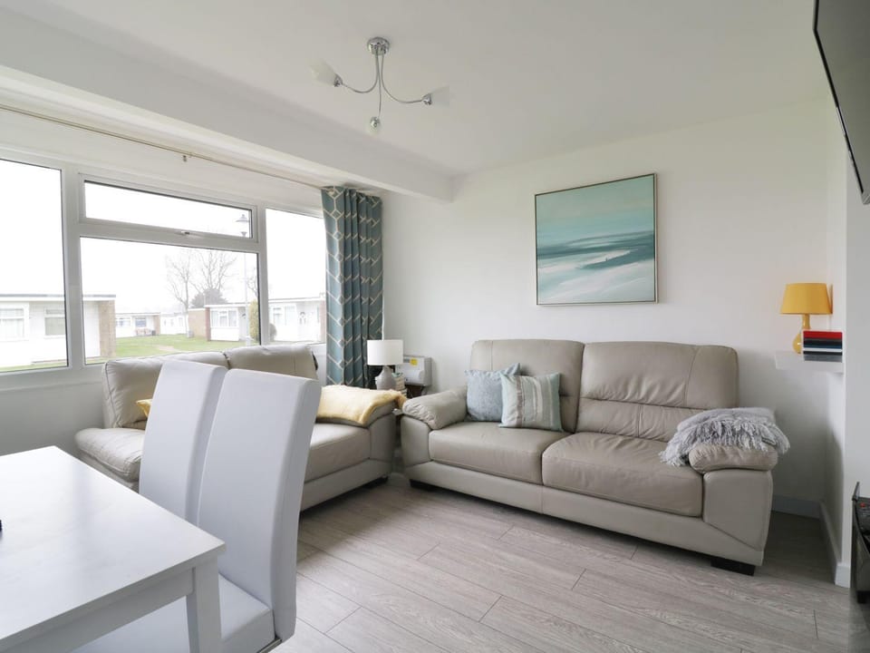 Living room, Photo of the whole room, Time of day