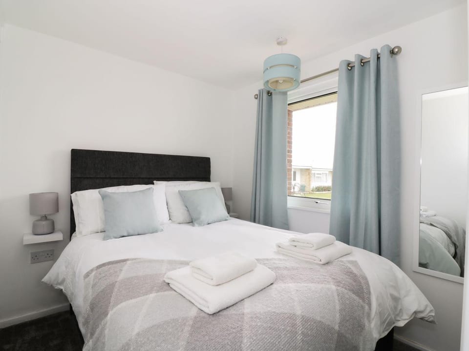 Bed, Day, Neighbourhood, Natural landscape, Activities, Game Room, Garden, Lounge or bar, Photo of the whole room, Decorative detail, Beach, Beach, Kids's club, Garden view, Shopping Area, Entertainment, Family