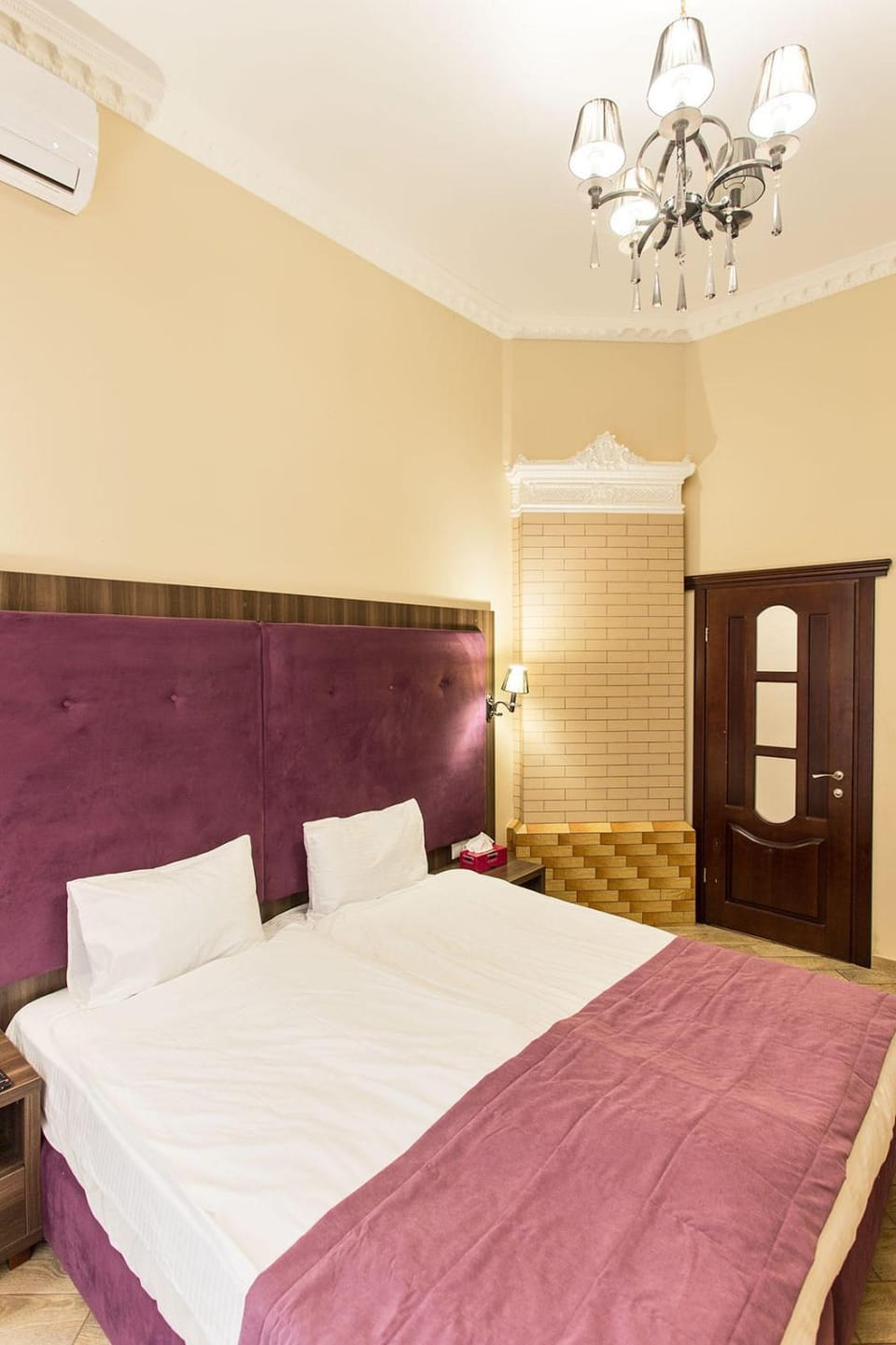 Bed, Photo of the whole room