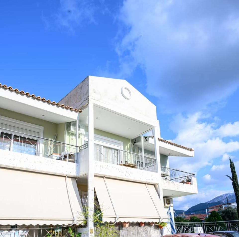 Christina´s Beachside Apartment Apartment in Peloponnese, Western Greece and the Ionian