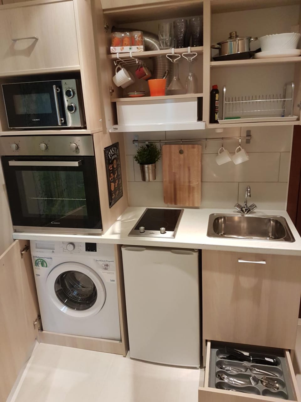 Kitchen or kitchenette