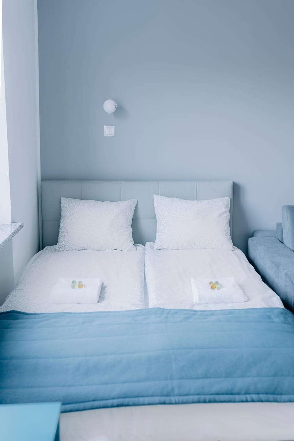 Bed, Photo of the whole room, Decorative detail, Bedroom