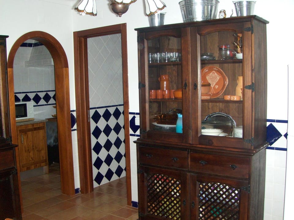Kitchen or kitchenette, oven