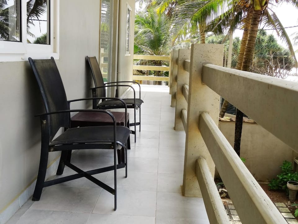 Amssler Beach Stay Bed and Breakfast in Wadduwa