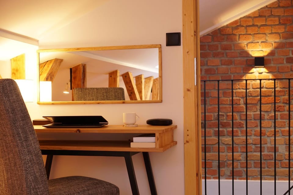 Seating area, Bedroom