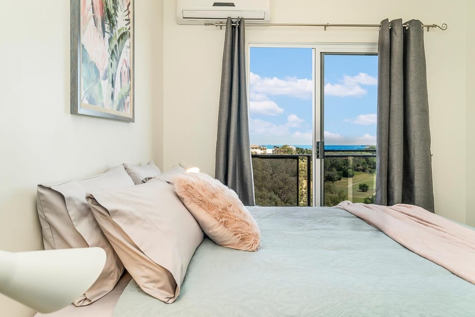 Balcony/Terrace, Bedroom, City view, Garden view, Sea view
