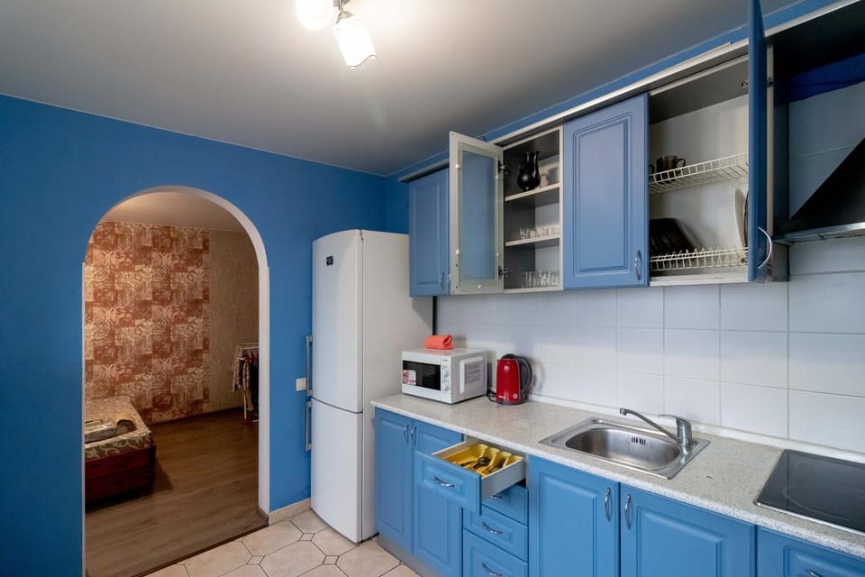 Kitchen or kitchenette, Dining area, minibar, kitchen