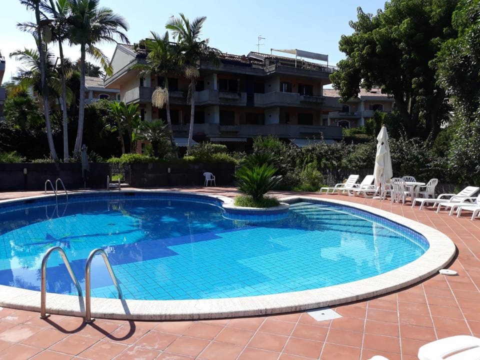 andrew's apartment - mulinia residence House in Acireale