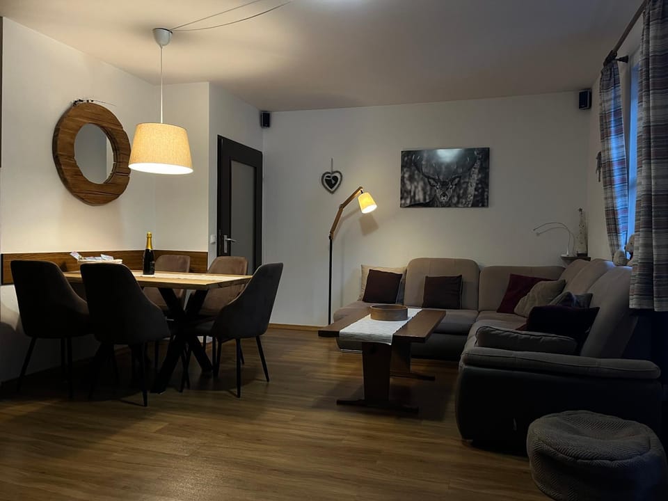 Living room, Dining area