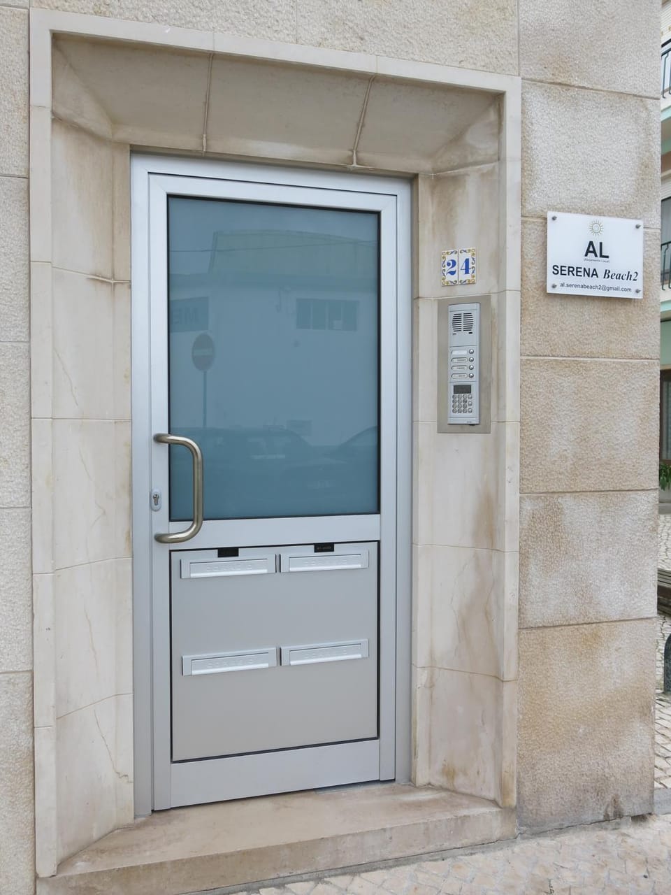 Facade/entrance