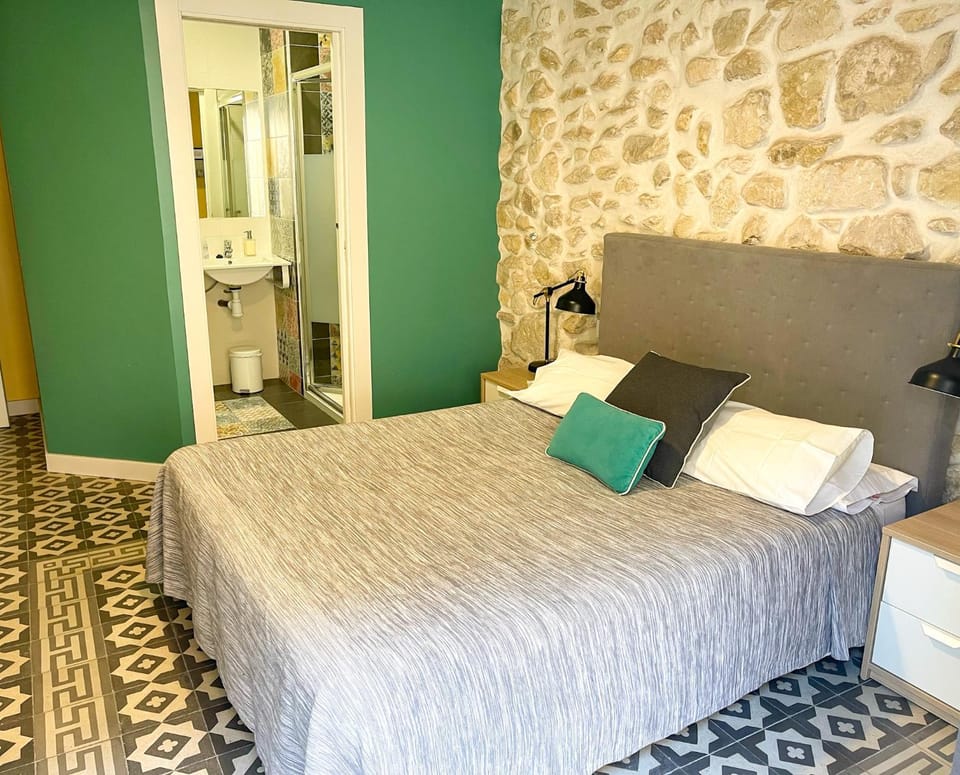 Bed, Photo of the whole room