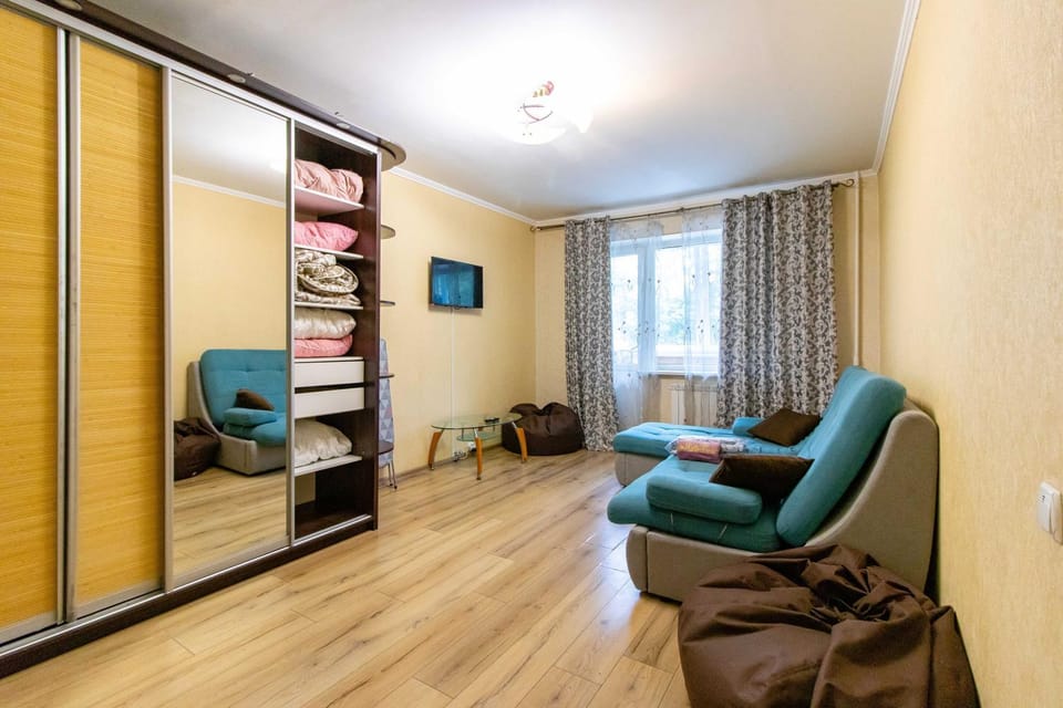 TV and multimedia, Living room, Seating area, Guests, flat iron, internet, internet, wardrobe
