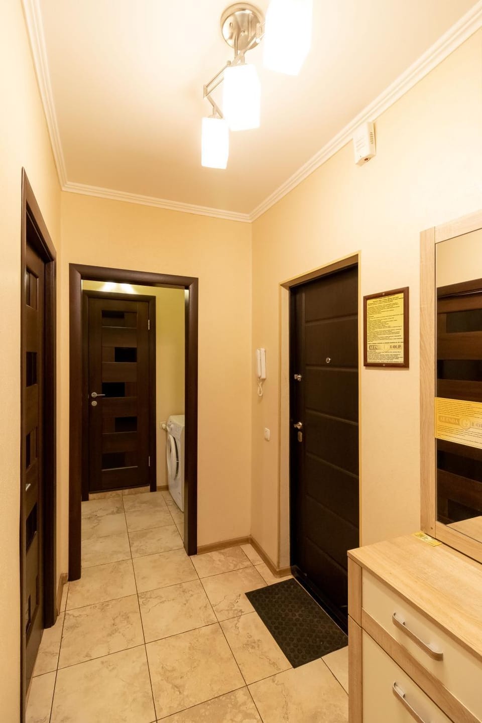 Photo of the whole room, locker, locker, washing machine