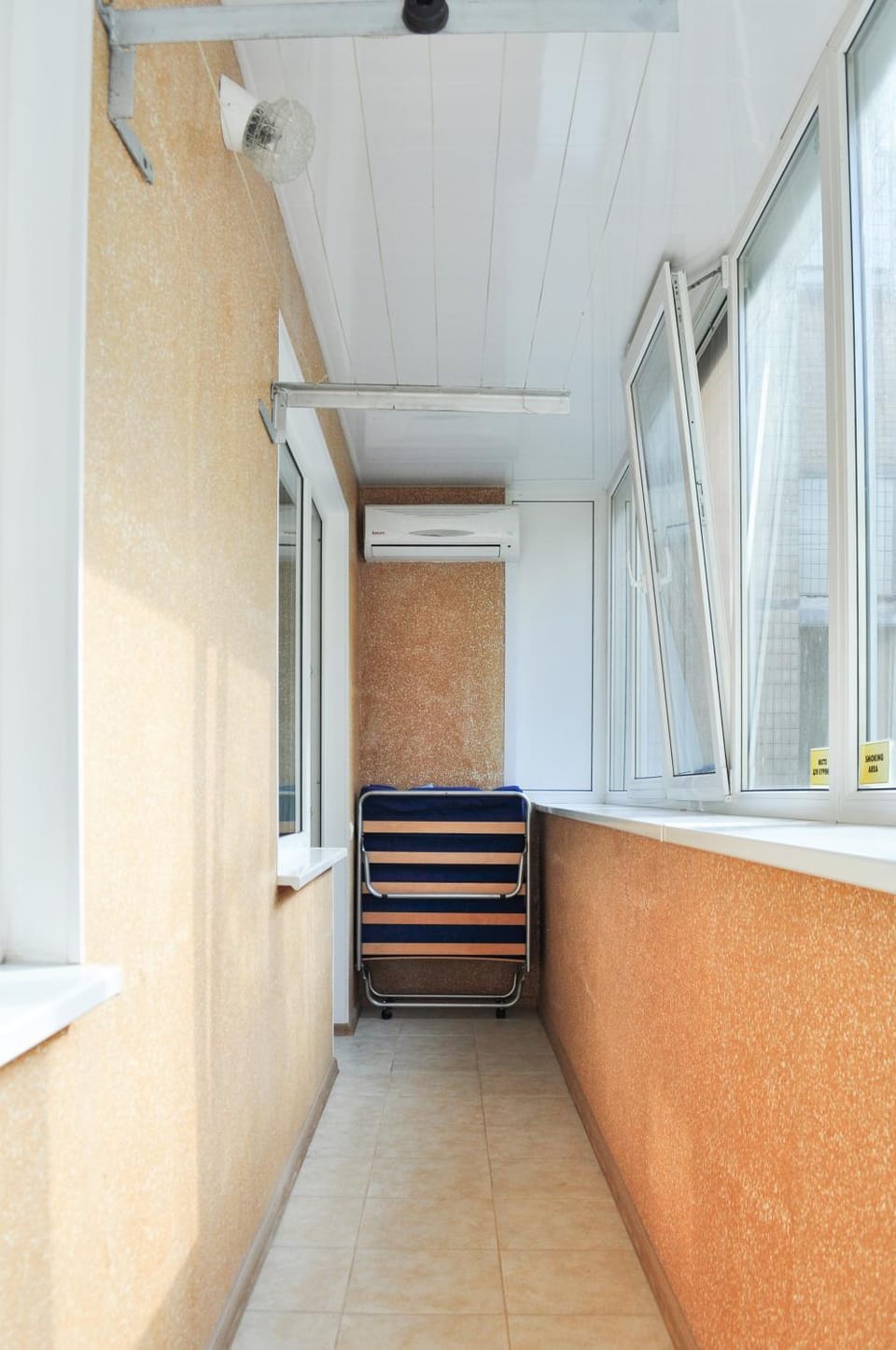 Balcony/Terrace, Street view, dryer, air conditioner