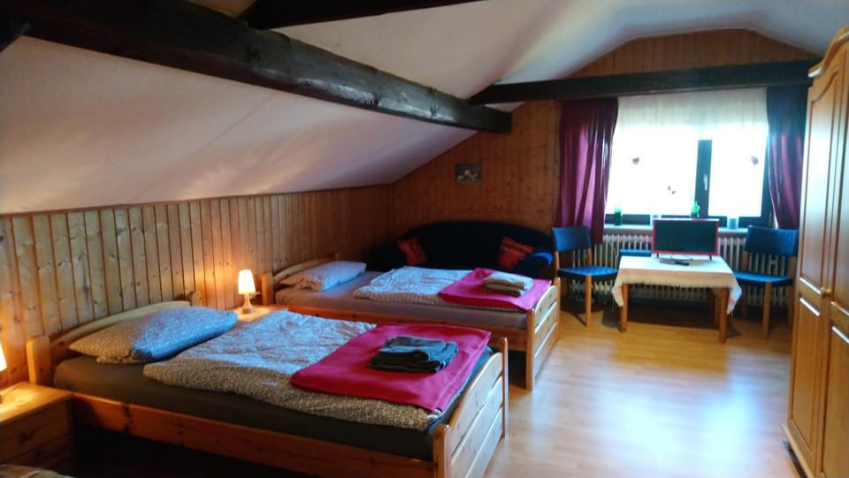 Bed, Photo of the whole room