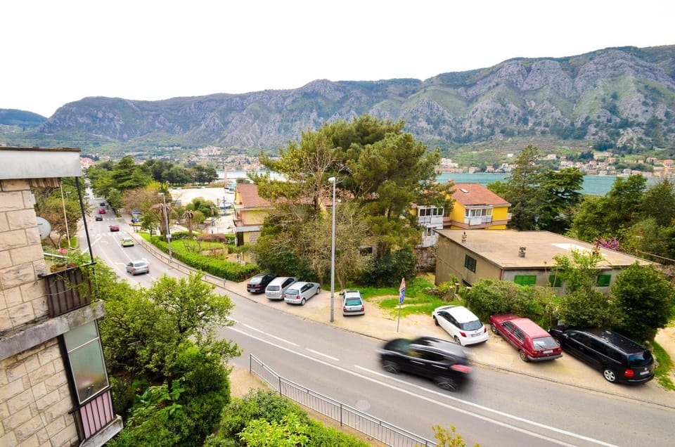 Neighbourhood, Natural landscape