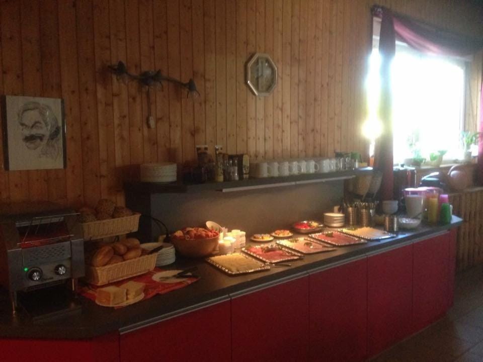 Bauwagen mit Gemeinschaftsbad Bed and Breakfast in Rheinsberg