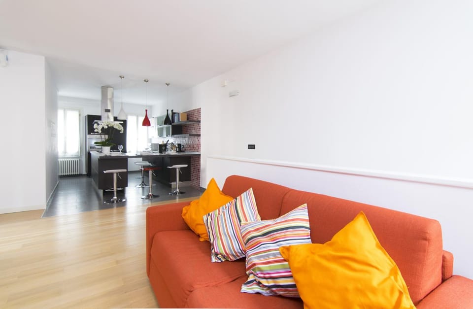 Kitchen or kitchenette, Seating area
