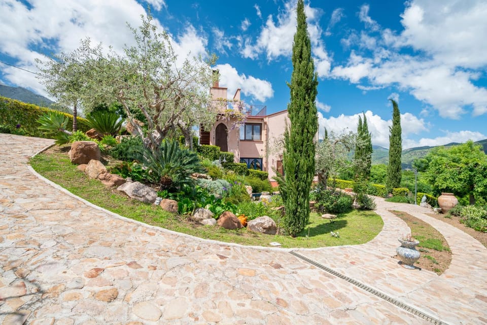 Property building, Garden, Garden view