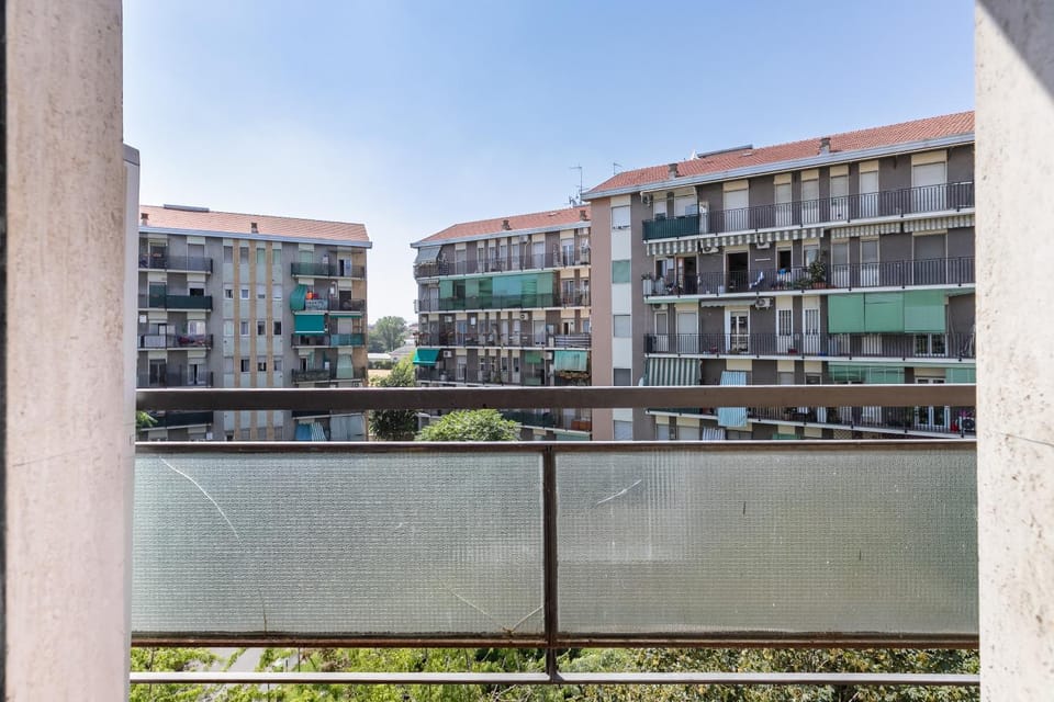 Alessia's Flat- Milano M3 Corvetto Apartment in Milan