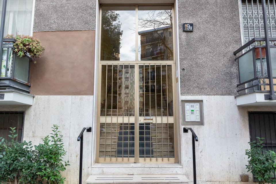 Alessia's Flat- Milano M3 Corvetto Apartment in Milan