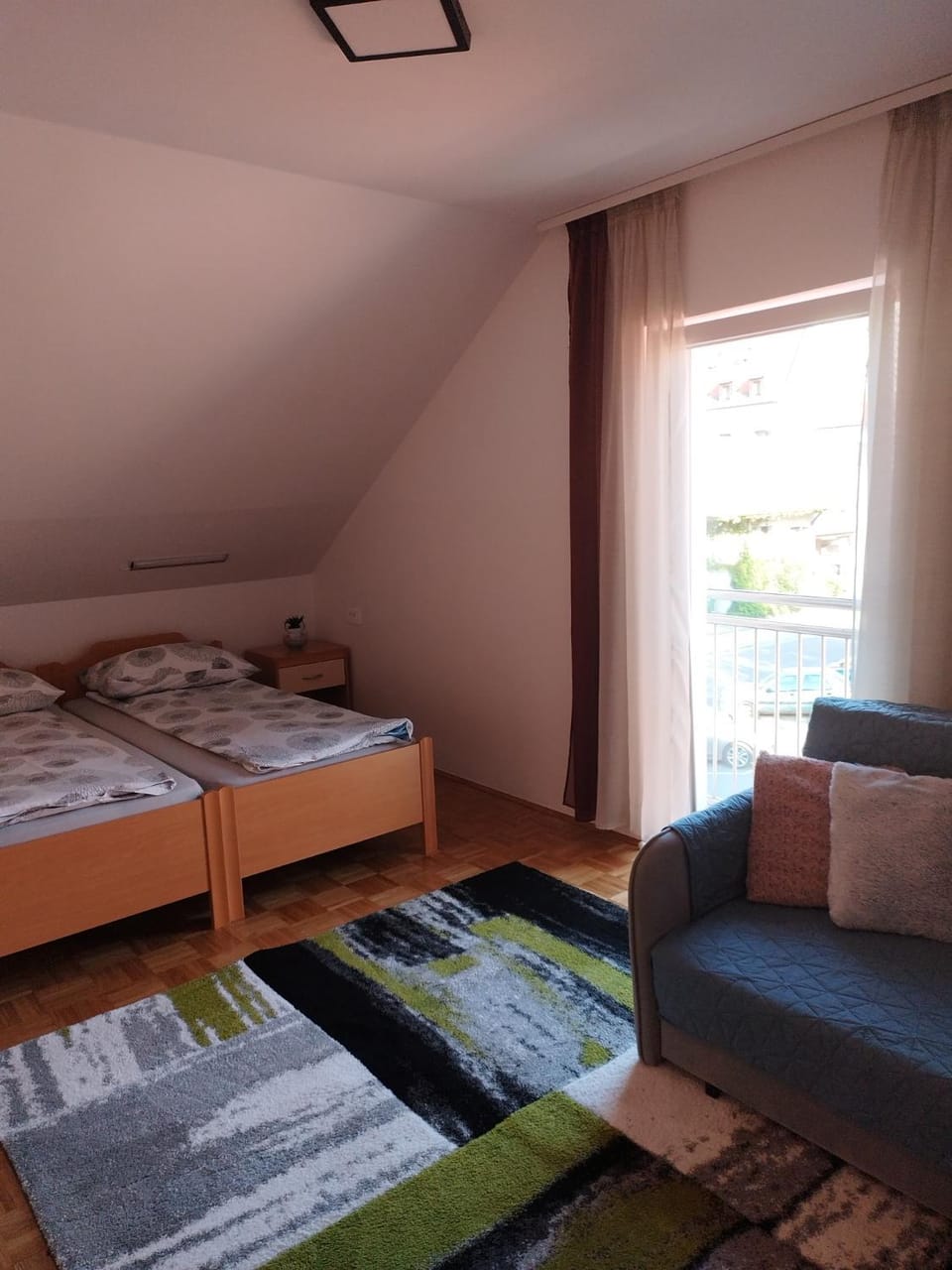Living room, Photo of the whole room
