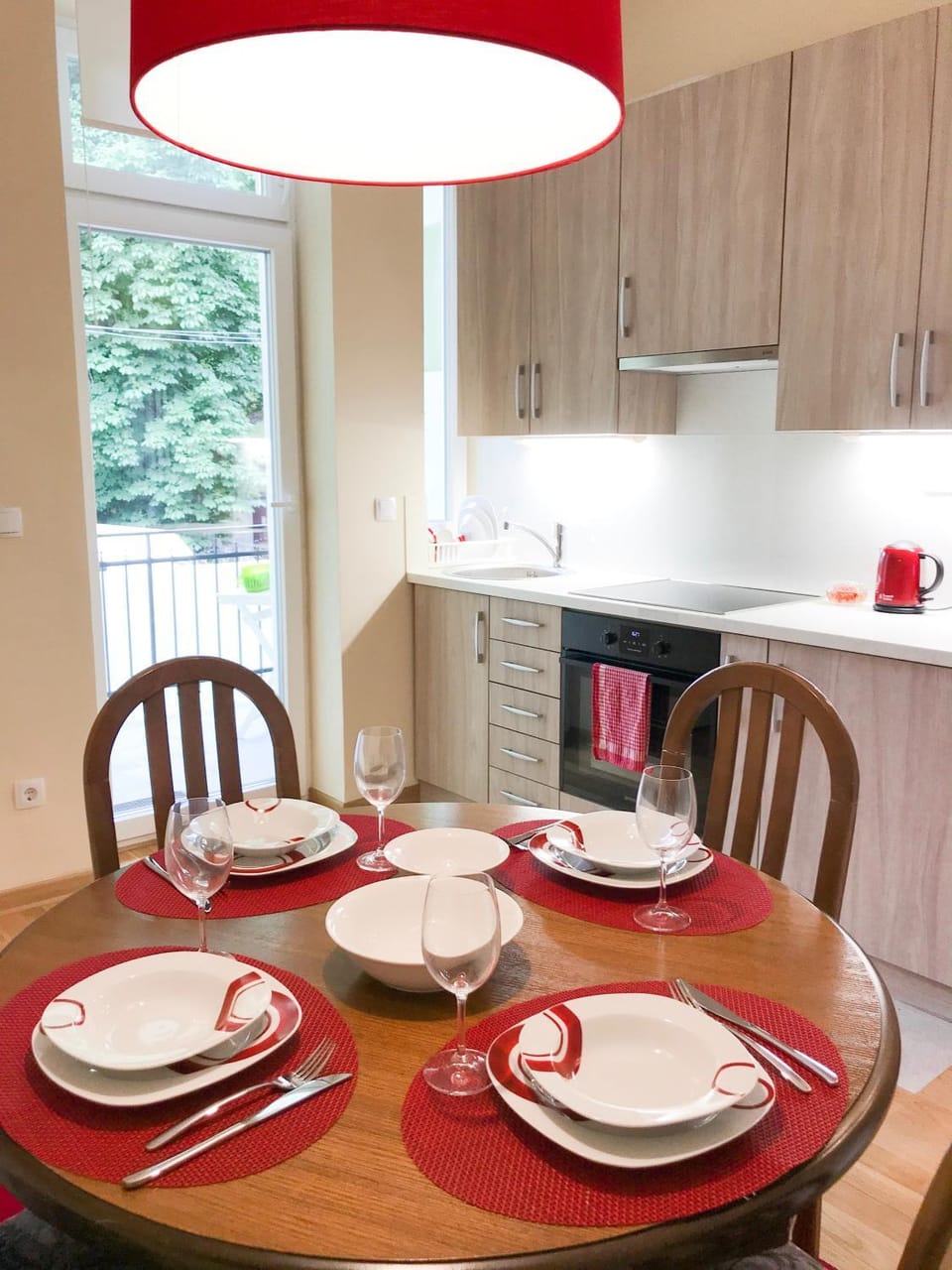 Kitchen or kitchenette, Dining area