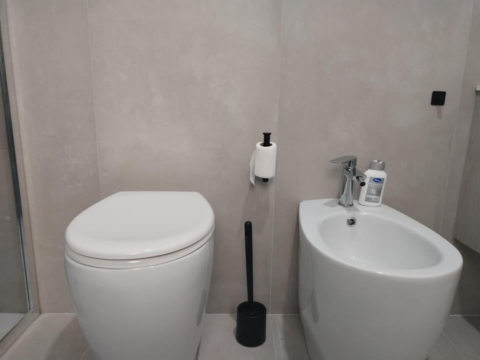 Bathroom, bidet