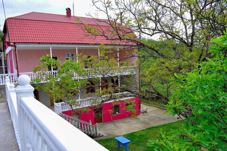 Facade/entrance, BBQ facilities, Garden