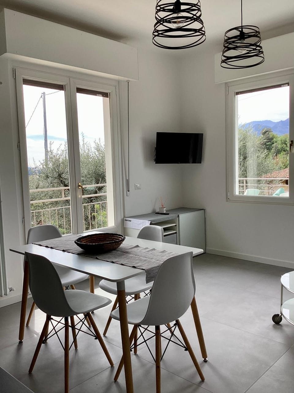 TV and multimedia, Living room, Dining area