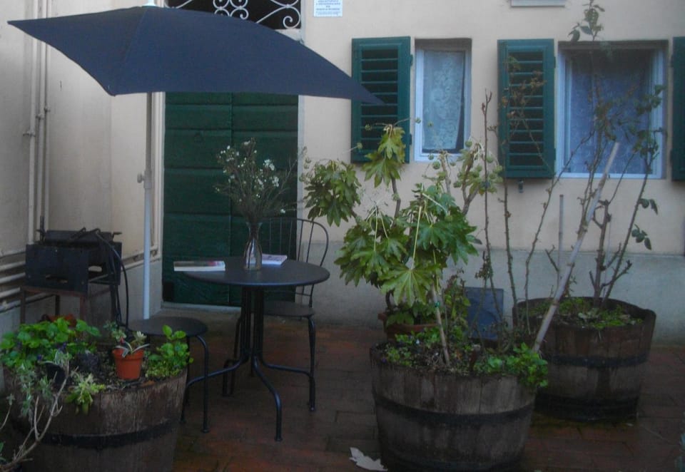 Patio, BBQ facilities
