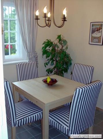 Photo of the whole room, Dining area