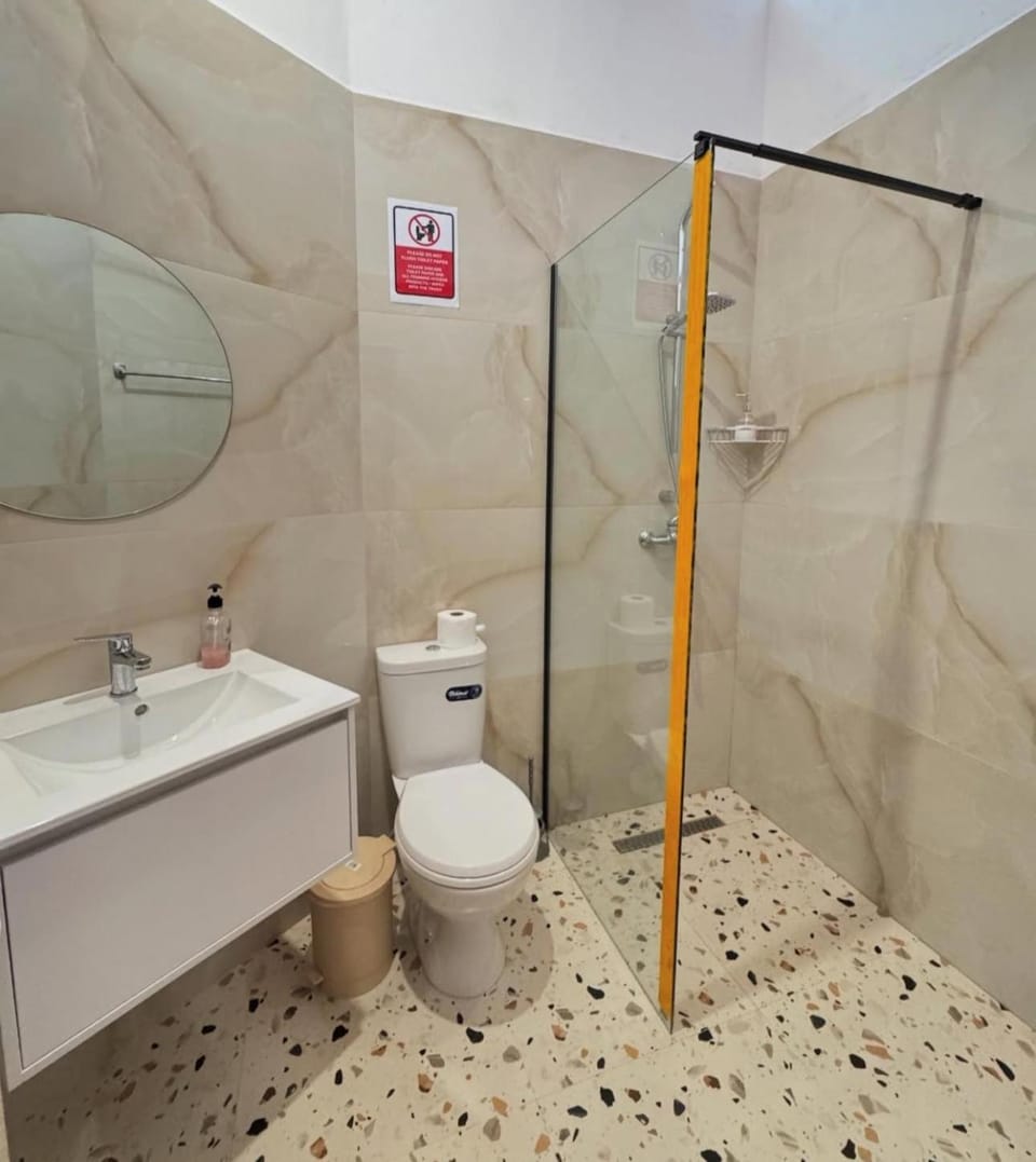 Shower, Toilet, Bathroom