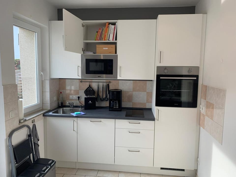 Coffee/tea facilities, Kitchen or kitchenette, kitchen